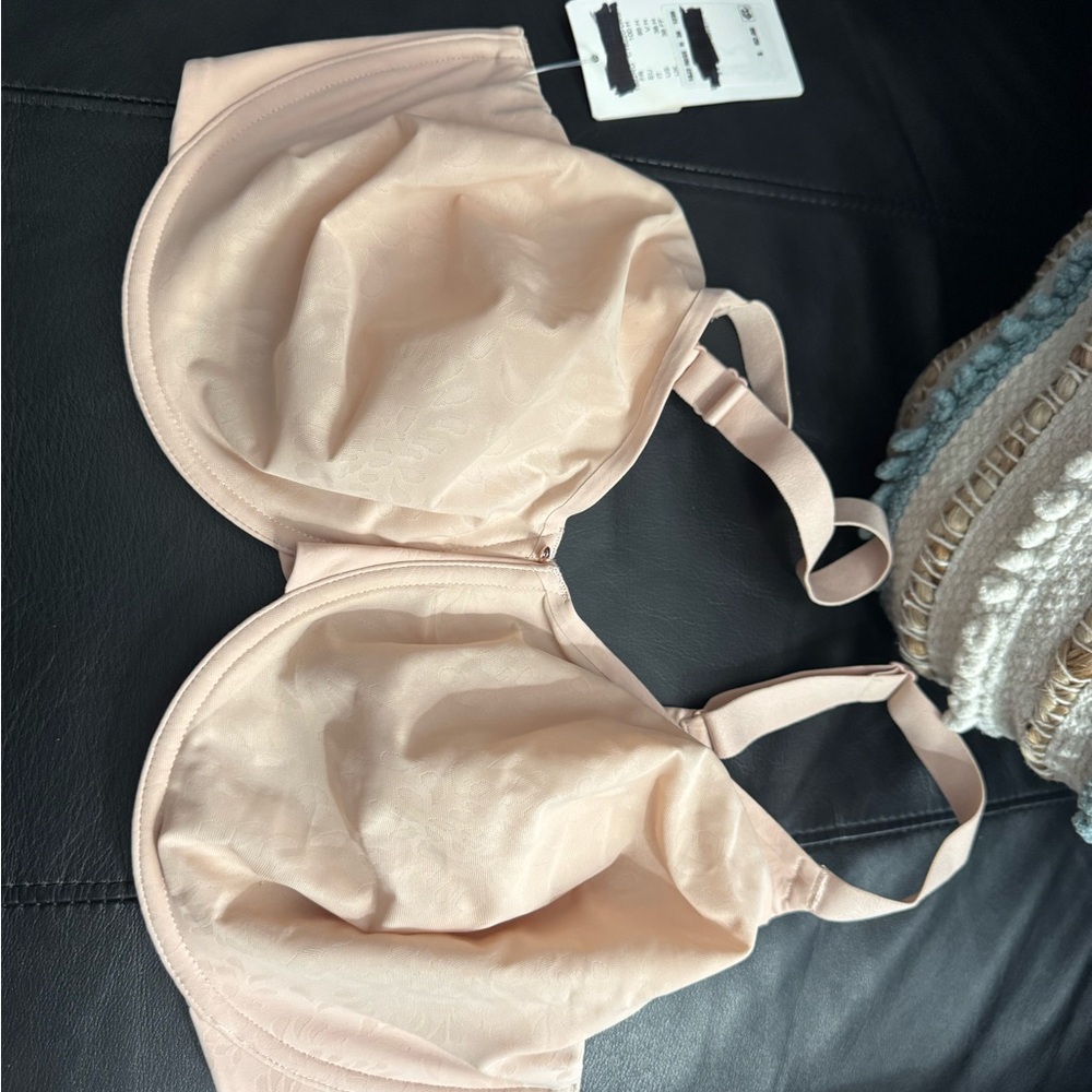 NWT Chantelle Rose Bra 38 H